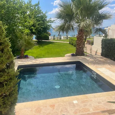 Mareggio Exclusive Residences & 3* Gythio