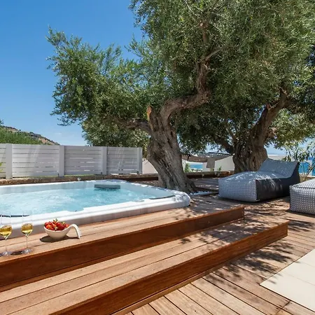 Mareggio Exclusive Residences & 3* Gythio