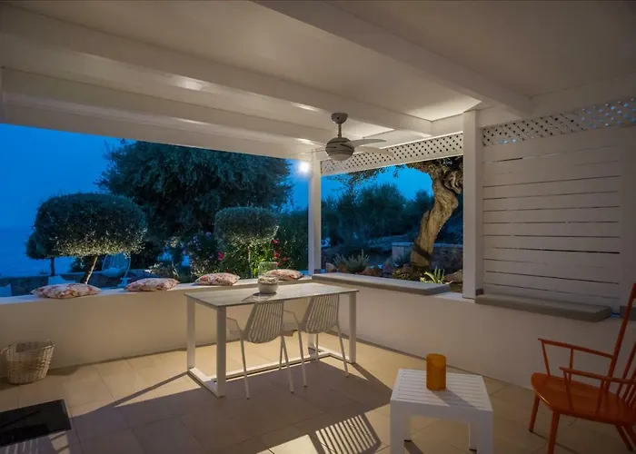 Mareggio Exclusive Residences & 3* Gythio